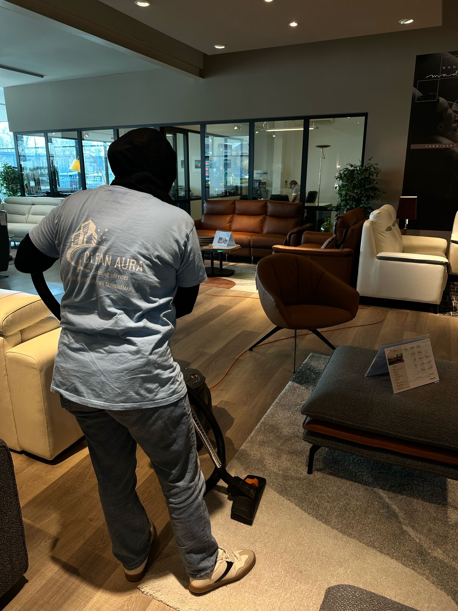 Clean Aura medewerker aan het werk